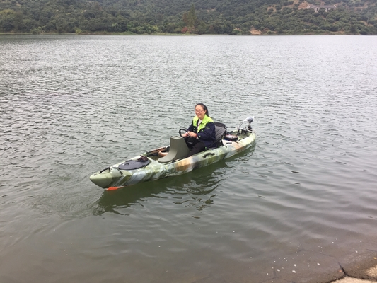 395*92*35cm Single Fishing Kayak Woowave Design With Pedal Drive and Electric Motor